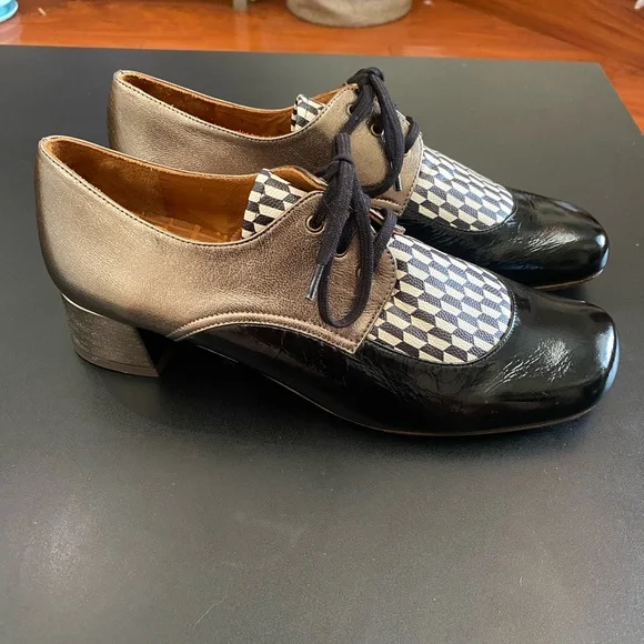 New Chie Mihara Pump in Black / Platinum in Size EU 39.5 / US 9 - Picture 5 of 10